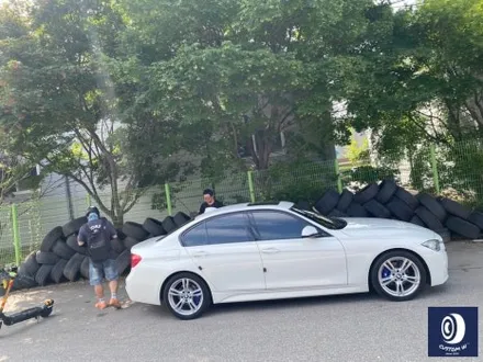 잘못된 휠 수리 도색 이력이 있는 BMW F30 330i 400M 약품 박리 ( 페인트 제거) 후, 하이그로시 블랙 (검정 유광) 휠도색 / 용인 처인구