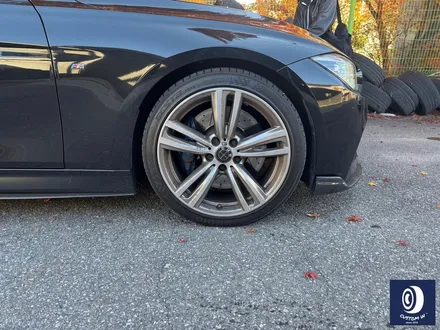BMW F30 330i 442M 19인치 휠 상처 수리 및 부식 제거 /  약품 박리 ( 페인트 제거) 후, 블랙 + 실버 투톤 휠도색 / 용인 처인구