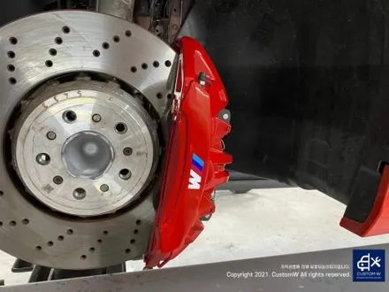 너무 멋진 토론토 레드 컬러 BMW G87 M2 스페셜 에디션   930M 휠 블랙 유광 도색 + 레드 캘리퍼 도색_! / 용인 처인구