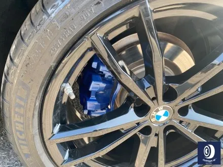 BMW G20 320I 타 업체 잘못된 수리 도색 불량 19인치 791M 약품 박리 (페인트 제거) 후, 블랙 유광 휠도색 + 부식 & 분진 제거 후,블루 캘리퍼 도색 / 용인 처인구