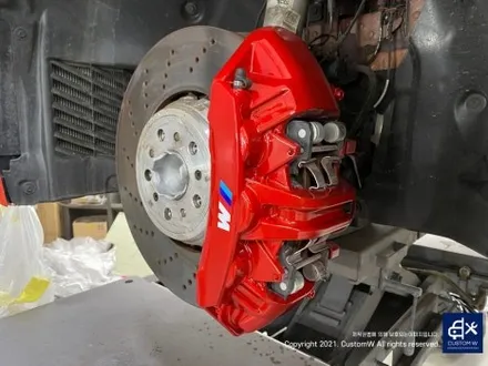 너무 멋진 토론토 레드 컬러 BMW G87 M2 스페셜 에디션   930M 휠 블랙 유광 도색 + 레드 캘리퍼 도색_! / 용인 처인구