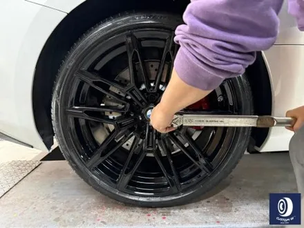 자주 입고 되는 BMW G87 M2 블랙 유광 휠도색 + 레드 캘리퍼 도색 / 용인 처인구