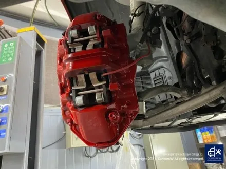 너무 멋진 토론토 레드 컬러 BMW G87 M2 스페셜 에디션   930M 휠 블랙 유광 도색 + 레드 캘리퍼 도색_! / 용인 처인구