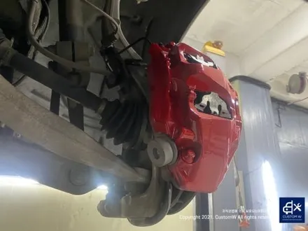 아우디 A7 50TDI 20인치 휠 상처 수리 후, 다이아몬드 커팅 가공을 이용한 블랙 폴리시 휠 커스텀 도색 작업 그리고 레드 캘리퍼 도색 작업까지_! / 용인 처인구