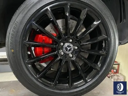 벤츠 GLE450 타 업체 잘못된 수리 도색 이력 / 기존 페인트 제거 (약품 박리) 후, 마차휠 블랙 유광 휠도색 + 레드 캘리퍼 도색 / 용인 처인구
