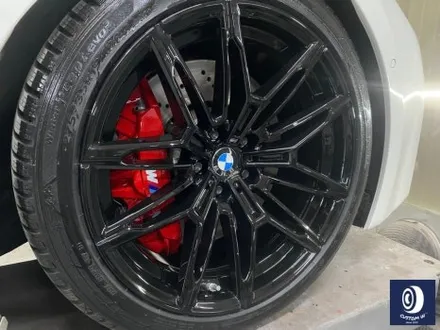 BMW G87 M2 정품 930M 앞 19인치 뒤 20인치 하이그로시 블랙 (검정 유광) 휠도색 + 레드 캘리퍼 도색 / 용인 처인구
