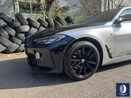 BMW I4 M50 861M 휠 상처 수리 후, 블랙 유광 휠도색 + 레드 캘리퍼 도색 작업까지_! / 용인 처인구