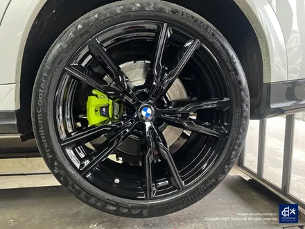 BMW X6 M50d 747M 22인치 블랙유광 휠도색 + 애시드 그린 캘리퍼 도색 / 용인 처인구