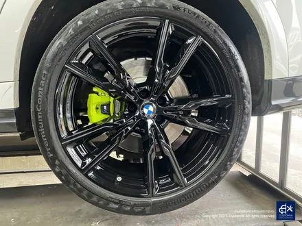BMW X6 M50d 747M 22인치 블랙유광 휠도색 + 애시드 그린 캘리퍼 도색 / 용인 처인구