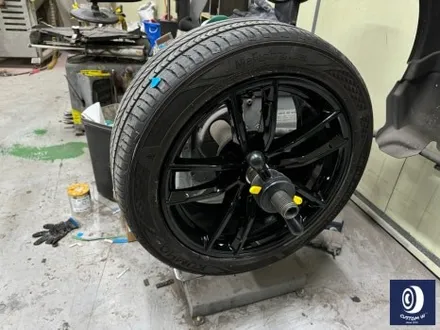 이건 부식 그 자체.. BMW G30 520D 캘리퍼 녹 제거 후, 블루 컬러 도색 + 블랙 유광 휠도색 / 용인 처인구