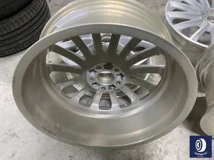 CLS450 타 업체 잘못된 수리 도색 이력이 있는 20인치 마차 휠 약품 박리 후, 알루미늄 상태에서 생산 공정 동일하게 재작업 블랙 실버 투톤 유광 휠도색 + 블랙 캘리퍼 도색 / 용인 처인구