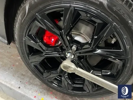 BMW 420i 860M 휠 상처 수리 후, 블랙 유광 휠도색 ( 20개 플라스틱 커버 포함) + 레드 캘리퍼 도색 / 용인 처인구