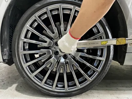 BMW G11 730d 휠 수리 불량 재작업 약품 박리 후 고스트 크롬 휠도색 + 블랙 캘리퍼 도색 / 용인 처인구