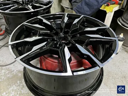 BMW i4 M50 기존 도색 제거 약품 박리 후, 블랙 폴리시 휠 + 블루 캘리퍼 도색 / 용인 처인구