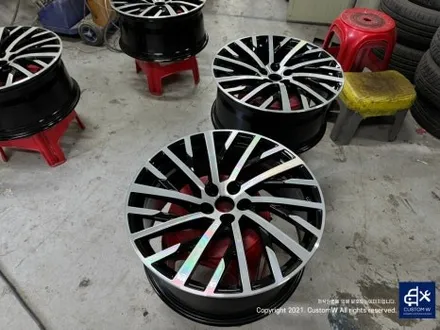 아우디 인증 중고차 상품화 작업  A8L(롱바디)  55TFSI CNC 다이아몬드 커팅 가공을 이용한 블랙 폴리시 휠 커스텀 도색 작업 그리고 블랙 캘리퍼 도색 작업까지_! / 용인 처인구