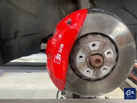 아우디 A7 50TDI 20인치 휠 상처 수리 후, 다이아몬드 커팅 가공을 이용한 블랙 폴리시 휠 커스텀 도색 작업 그리고 레드 캘리퍼 도색 작업까지_! / 용인 처인구