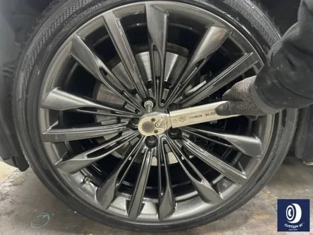 BMW 6GT 640i 20인치 646휠 약품 박리 (페인트 제거) 및 부식 제거 후,  건메탈 그레이 휠도색 + 부식 방지 블랙 컬러 캘리퍼 도색작업까지_! / 용인 처인구
