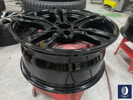 BMW F30 320d 441M 휠 상처 수리 후, 블랙 유광 휠도색 + 부식 녹 제거 후, 블루 캘리퍼 도색 / 용인 처인구