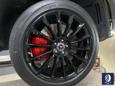 벤츠 GLE450 타 업체 잘못된 수리 도색 이력 / 기존 페인트 제거 (약품 박리) 후, 마차휠 블랙 유광 휠도색 + 레드 캘리퍼 도색 / 용인 처인구