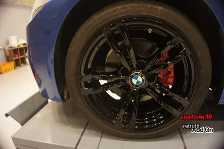 BMW 320d 441m휠 블랙유광 휠도색, 방청효과와 드레스업을 위한 레드 캘리퍼도색. / 용인 처인구