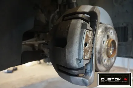 BMW Z4 부식 녹 제거후, 캘리퍼 도색 그리고 잘못된 휠도색 이력 박리후, 하이퍼 실버 휠도색 재작업. 커스텀W / 용인 처인구