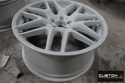 벤츠 GLE63AMG 잘 못된 휠수리 도색 이력이 있는 휠 박리 후 투톤 휠도색  재작업 ,  애시드 그린 (형광) 캘리퍼도색. / 용인 처인구