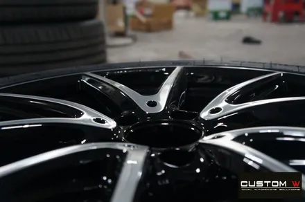 벤츠 A45AMG 상처난 다이아몬드 컷팅 휠 수리 후, 블랙 폴리시 휠로 만들었습니다. / 용인 처인구