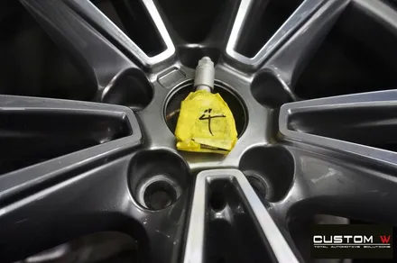 BMW G12 740Li 휠 상처 수리 후 건메탈 휠도색 + 블루 캘리퍼 도색 / 용인 처인구