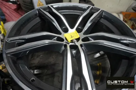 BMW 640d 휠 상처 수리 후 블랙유광 휠도색 + 블루 캘리퍼 도색 / 용인 처인구