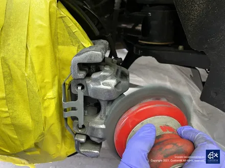 휠, 캘리퍼 모두 새 옷을 입히자! BMW 320i 휠수리 후 블랙유광 휠도색 + 블루 캘리퍼 도색 / 용인 처인구