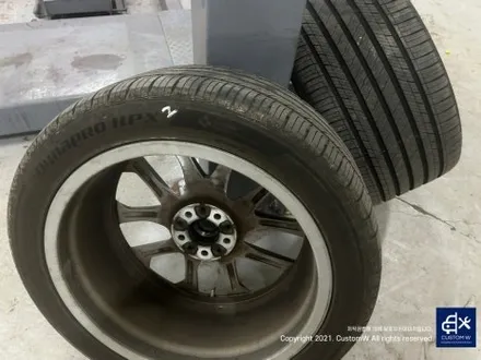 후기글 작성해 주신 고객님의 차량_! BMW G05 X5 45e 휠 상처 수리 후, 블랙 유광 휠도색 그리고 부식 녹 제거 및 방지 블루 캘리퍼 도색 작업까지_! / 용인 처인구