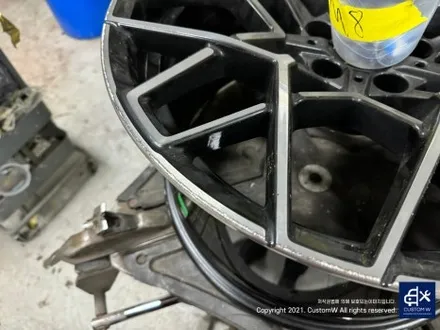 난이도가 높은  BMW M8  그란 쿠페 컴페티션 813M 휠 상처 수리 후, 다이아몬드 커팅 휠 복원 / 용인 처인구