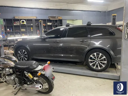 볼보 V90 CC (크로스 컨트리) 휠 상처 수리 후, 블랙 유광 휠도색_ / 용인 처인구
