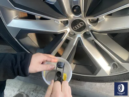 아우디 Q7 55TFSI 플라스틱 커버가 장착된 21인치 휠 블랙 유광 휠도색 + 부식 제거 후, 건메탈 그레이 캘리퍼 도색 / 용인 처인구