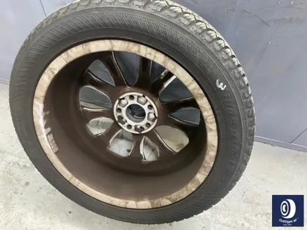 벤츠 W213 E300 블랙 유광 휠도색 + 지저분한 캘리퍼 부식 및 고착된 분진 제거 후, 깔끔하게 카본 세라믹 골드 컬러  캘리퍼 도색 / 용인 처인구