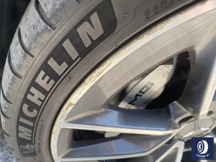 벤츠 C43 AMG 휠 상처 수리 후, 다이아몬드 커팅 가공을 이용한 블랙 폴리시 투톤 휠 커스텀 도색 / 용인 처인구