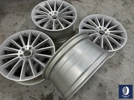벤츠 CLS450 20인치 마차 휠 타 업체 잘못된 수리 도색 이력 / 약품 박리 (페인트 제거) 후, 블랙 + 실버 투톤 휠 도색 / 용인 처인구