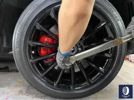 벤츠 GLE450 타 업체 잘못된 수리 도색 이력 / 기존 페인트 제거 (약품 박리) 후, 마차휠 블랙 유광 휠도색 + 레드 캘리퍼 도색 / 용인 처인구