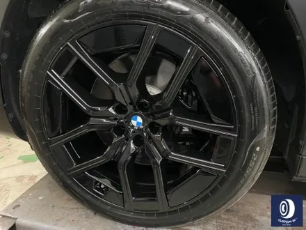 BMW G70 신형 7시리즈 740i 907M 블랙 유광 휠도색 (플라스틱 휠 커버 20개 포함) + 블랙 캘리퍼 도색 / 용인 처인구