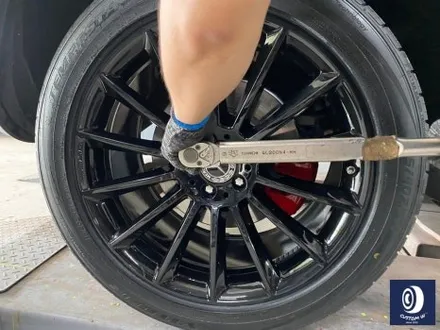 벤츠 GLE450 타 업체 잘못된 수리 도색 이력 / 기존 페인트 제거 (약품 박리) 후, 마차휠 블랙 유광 휠도색 + 레드 캘리퍼 도색 / 용인 처인구