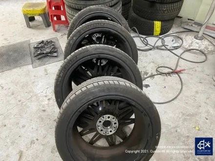 너무 멋진 토론토 레드 컬러 BMW G87 M2 스페셜 에디션   930M 휠 블랙 유광 도색 + 레드 캘리퍼 도색_! / 용인 처인구