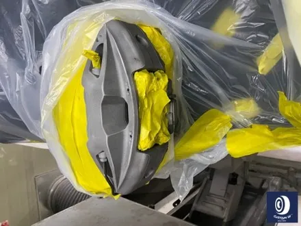BMW 휠.. 왜 이렇게 만들까... 휠에 장착된 플라스틱 커버는 무슨 의미가 있나? 경량화? 디자인? 신형 740D 신0차 출고 작업 휠 커버 + 휠 블랙 도색 + 캘리퍼  도색 / 용인 처인구