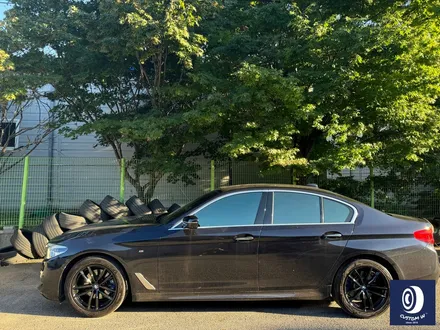 이건 부식 그 자체.. BMW G30 520D 캘리퍼 녹 제거 후, 블루 컬러 도색 + 블랙 유광 휠도색 / 용인 처인구