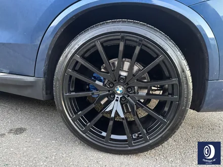 BMW G05 X5 22인치 휠 상처 수리 후, 블랙 유광 휠도색 + 부식 제거 후, 블루 캘리퍼 도색 / 용인 처인구