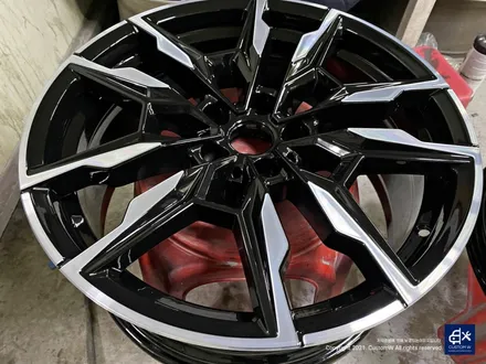 BMW i4 M50 기존 도색 제거 약품 박리 후, 블랙 폴리시 휠 + 블루 캘리퍼 도색 / 용인 처인구