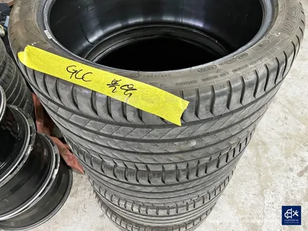 벤츠 GLC43 AMG 휠수리 후 블랙유광 휠도색 + 카본 세라믹 골드 캘리퍼 도색 / 용인 처인구