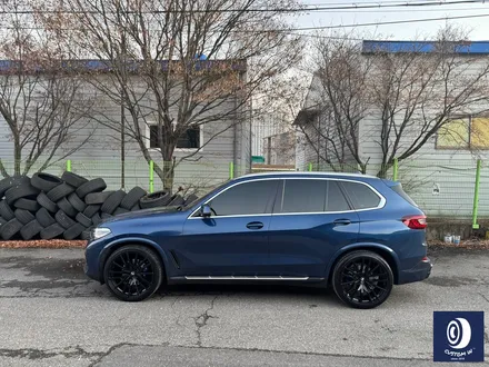 BMW G05 X5 22인치 휠 상처 수리 후, 블랙 유광 휠도색 + 부식 제거 후, 블루 캘리퍼 도색 / 용인 처인구