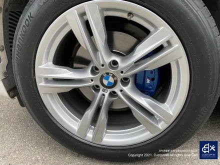 BMW F05 X5 30D 엄청난 부식이 있는 캘리퍼 부식 / 녹 제거 후, 깔끔하게 블루 캘리퍼 도색 그리고 휠 상처 수리 후, 실버 휠 도색 / 용인 처인구