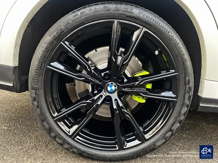 BMW X6 M50d 747M 22인치 블랙유광 휠도색 + 애시드 그린 캘리퍼 도색 / 용인 처인구