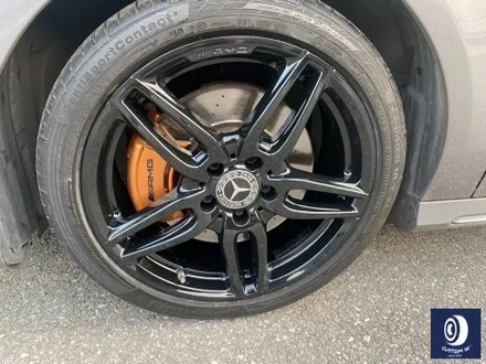 벤츠 CLA220 휠 상처 수리 후, 블랙 유광 휠도색 + 부식 제거 후, 카본 세라믹 브레이크에 적용되는 골드 컬러 캘리퍼 도색_! / 용인 처인구